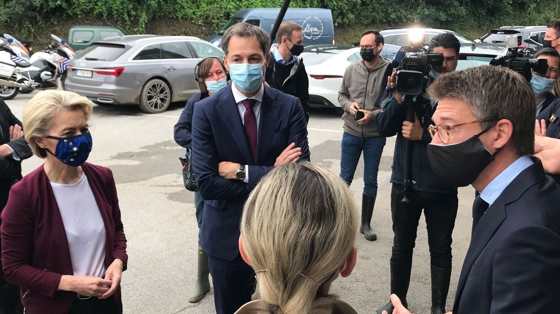 Alexander De Croo est en visite dans les zones sinistrées ce samedi. Il est notamment accompagné d'Urusula von der Leyen, la présidente de la Commission européenne. 