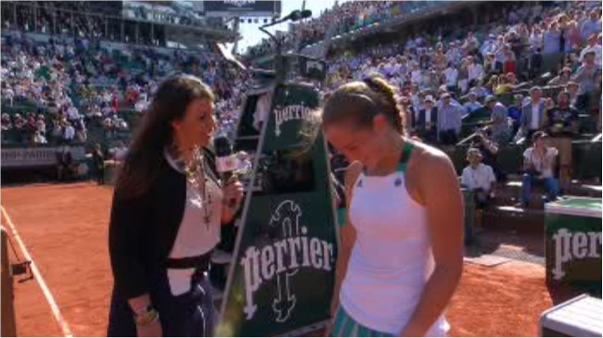 Bartoli Souhaite Un Joyeux Anniversaire A Ostapenko En Chanson