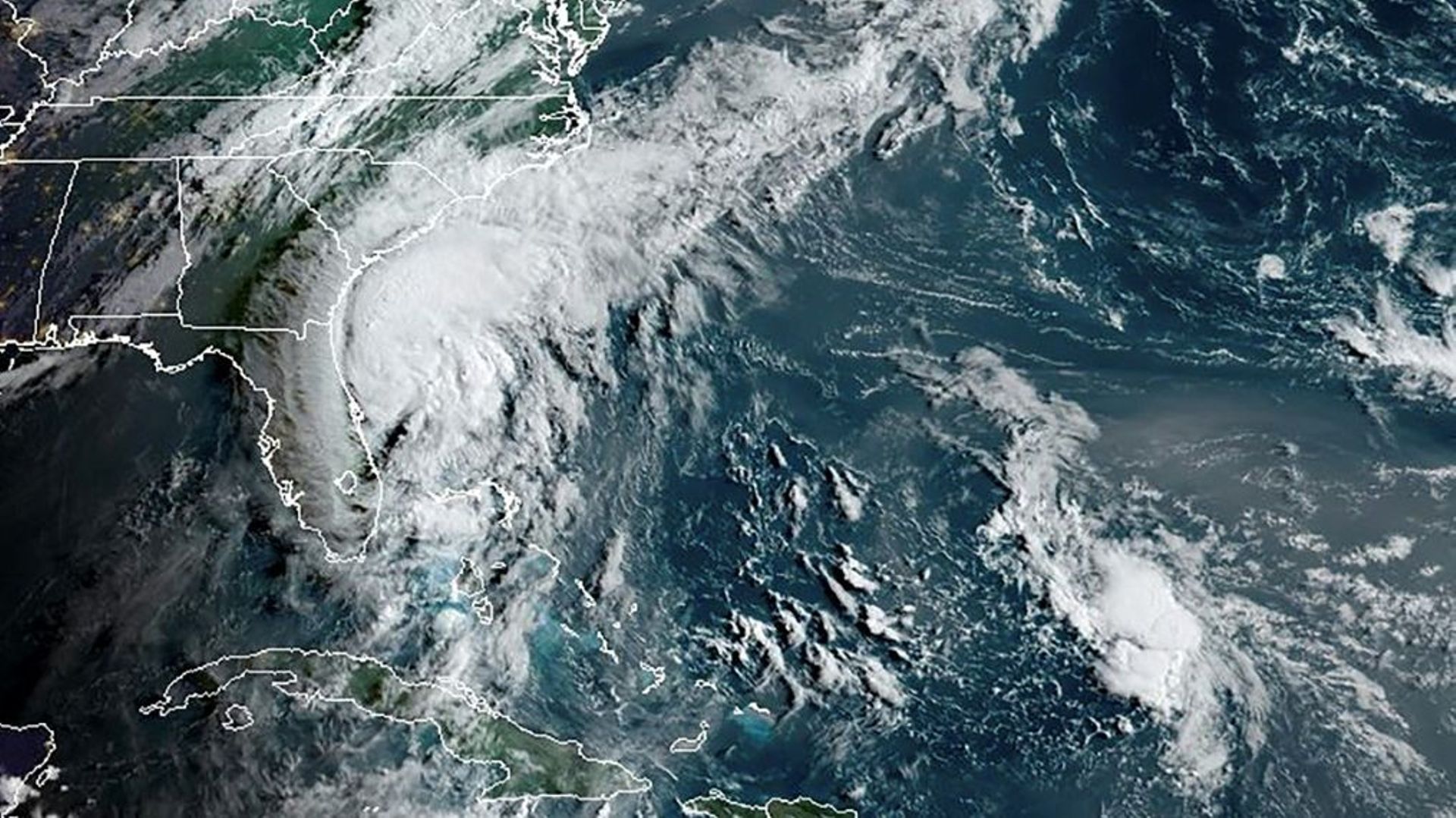 Image satellite de la tempête tropicale Isaias le long de la côte est américaine, le 3 août 2020 à 12H00 GMT