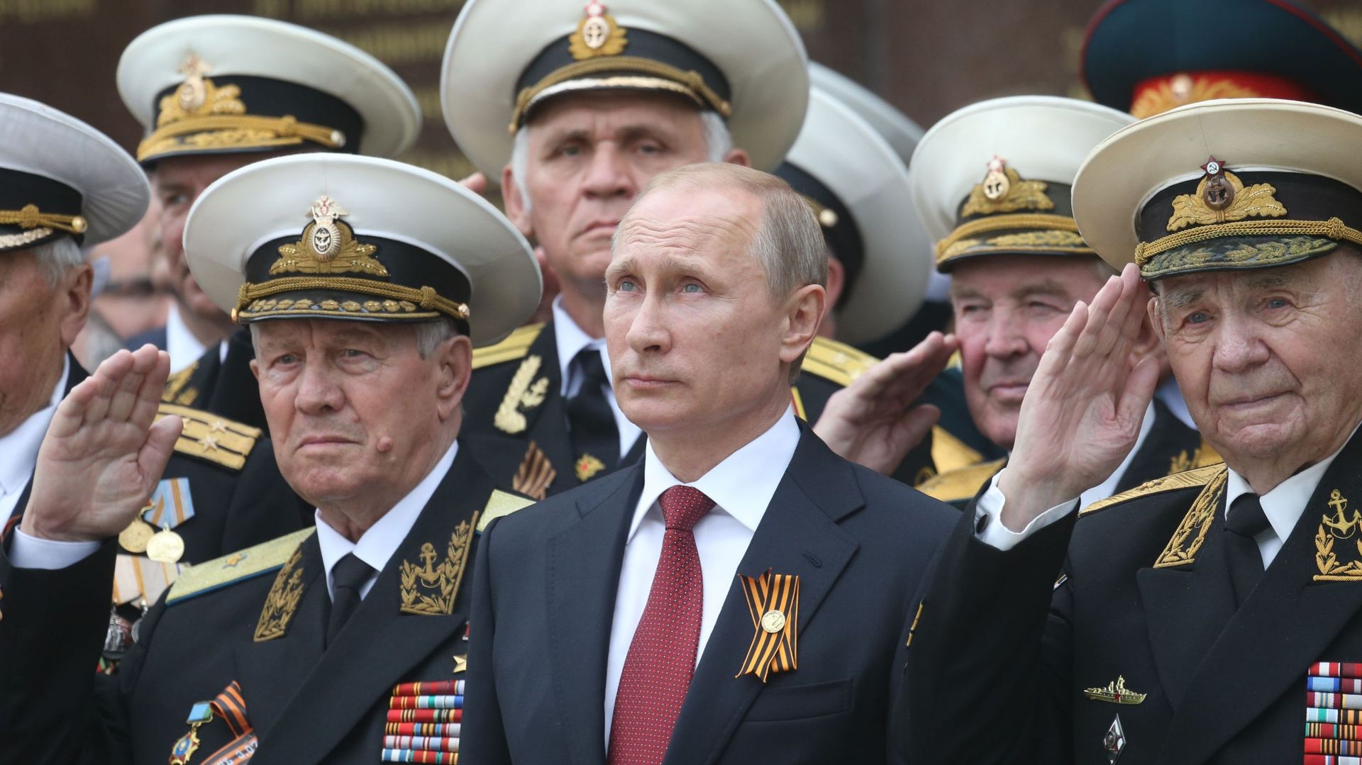 Le président russe Vladimir Poutine lors d'un défilé militaire le 9 mai 2014 à Sébastopol, en Crimée, base de la flotte russe en Mer Noire. 