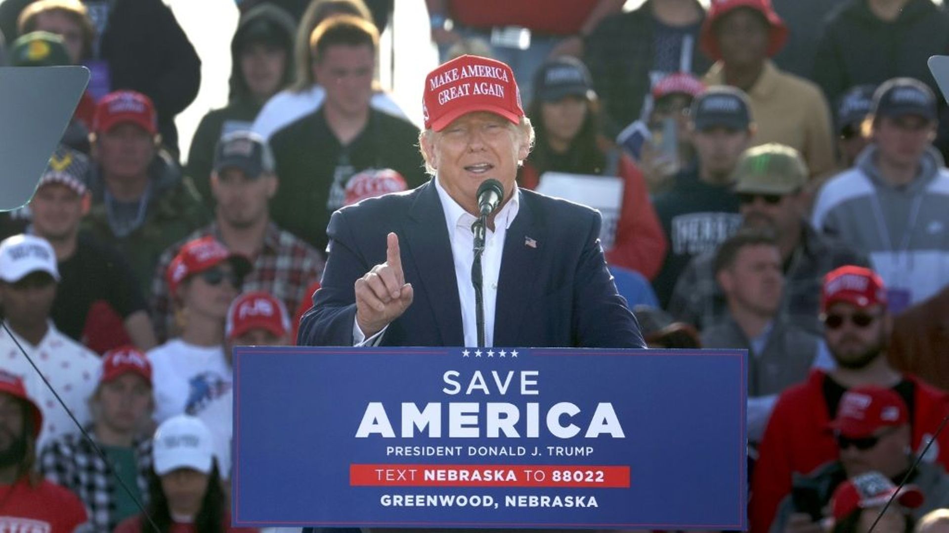 L'ancien président américain Donald Trump lors d'un meeting électoral à Greenwood, dans le Nebraska, le 1er mai 2022