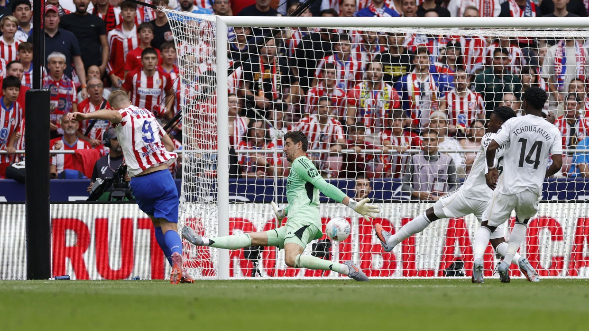 Direct commenté - Supercoupe d'Espagne, Real Madrid - Atlético : le Real déjà devant