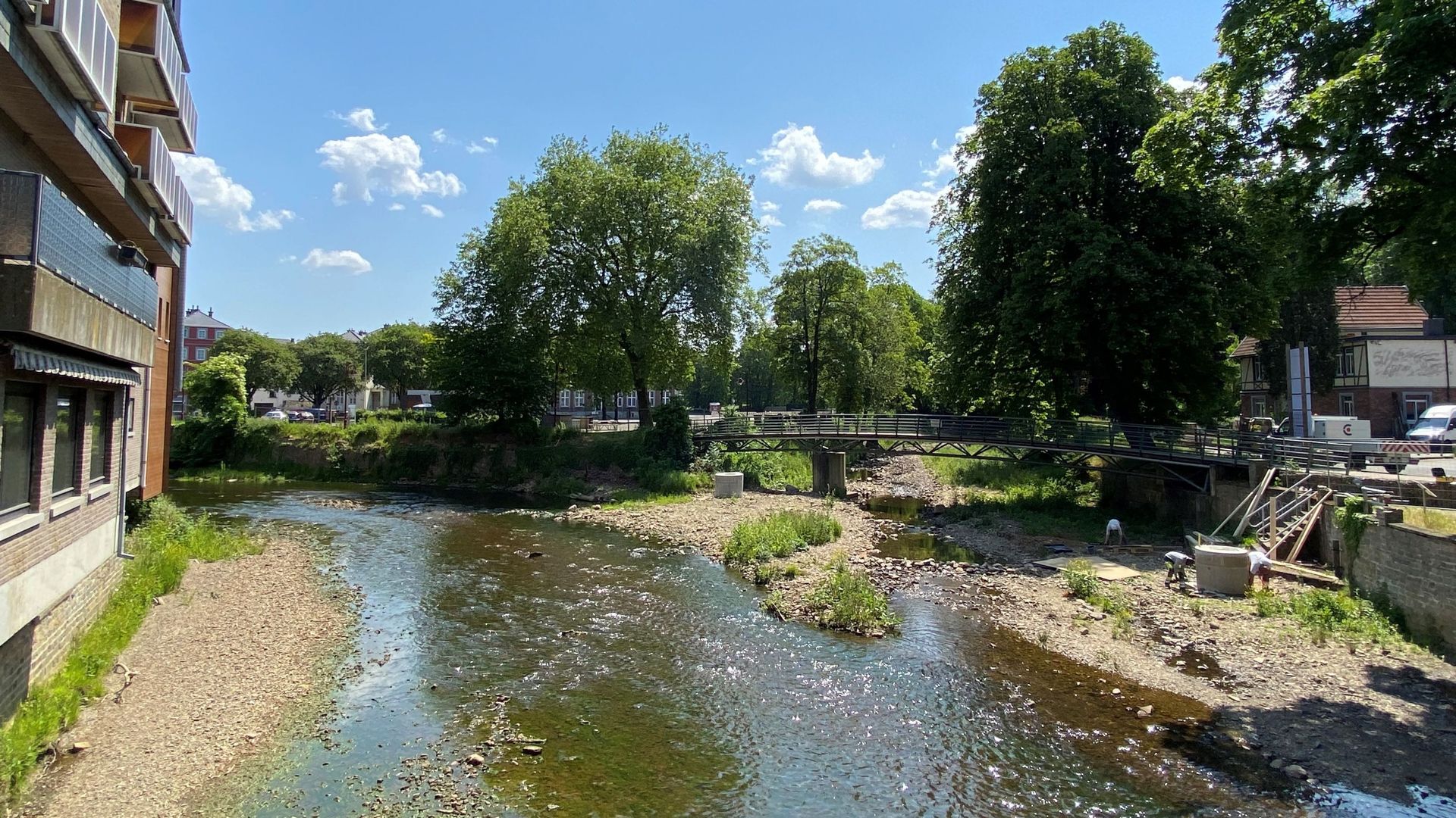 Au confluent de la Vesdre et de la Helle, dans la Ville Basse, les plans prévoient l’aménagement d’un grand parc, sans habitation à proximité, qui permettra en cas d’inondations de permettre aux eaux de trouver de l’espace.