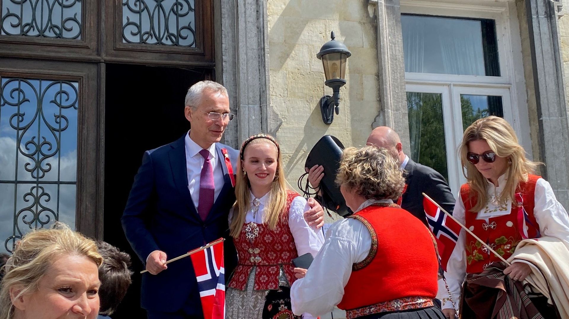 Jens Stoltenberg, Secrétaire Général de l’Otan et ancien 1er ministre norvégien, était l’invité de prestige ce mercredi au domaine d’Argenteuil de Waterloo. C’était à l’occasion de la fête nationale norvégienne, organisée par l’association des expatriés n