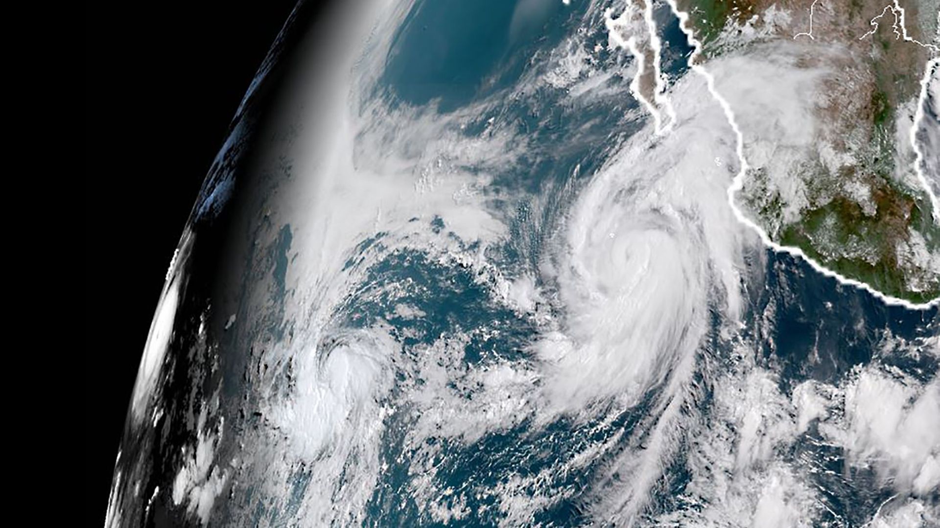 Image satellite de l'ouragan Hector.