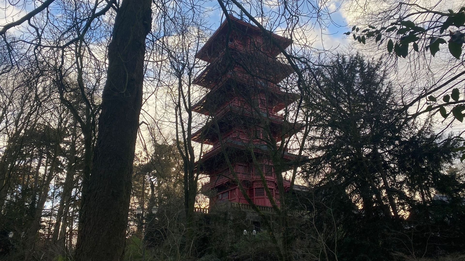 Bientôt Un Nouvel Exploitant Pour Le Pavillon Chinois Et La Tour ...