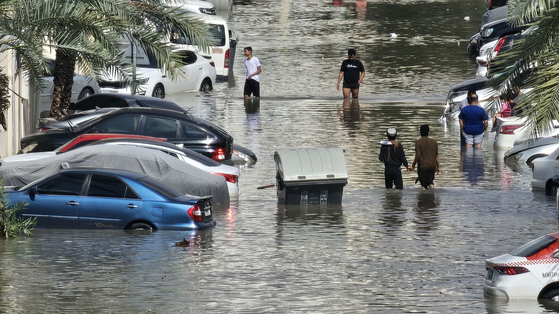 Les fortes pluies affectent la vie quotidienne aux Émirats arabes unis.
