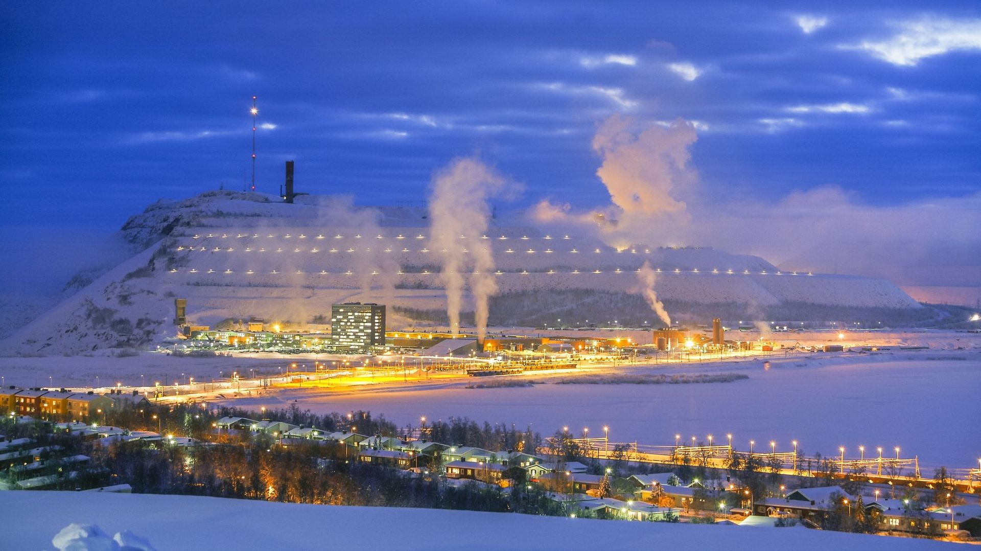 Opérations minières et dégagements de fumées fragilisent Kiruna, sa biodiversité et le peuple Sami.