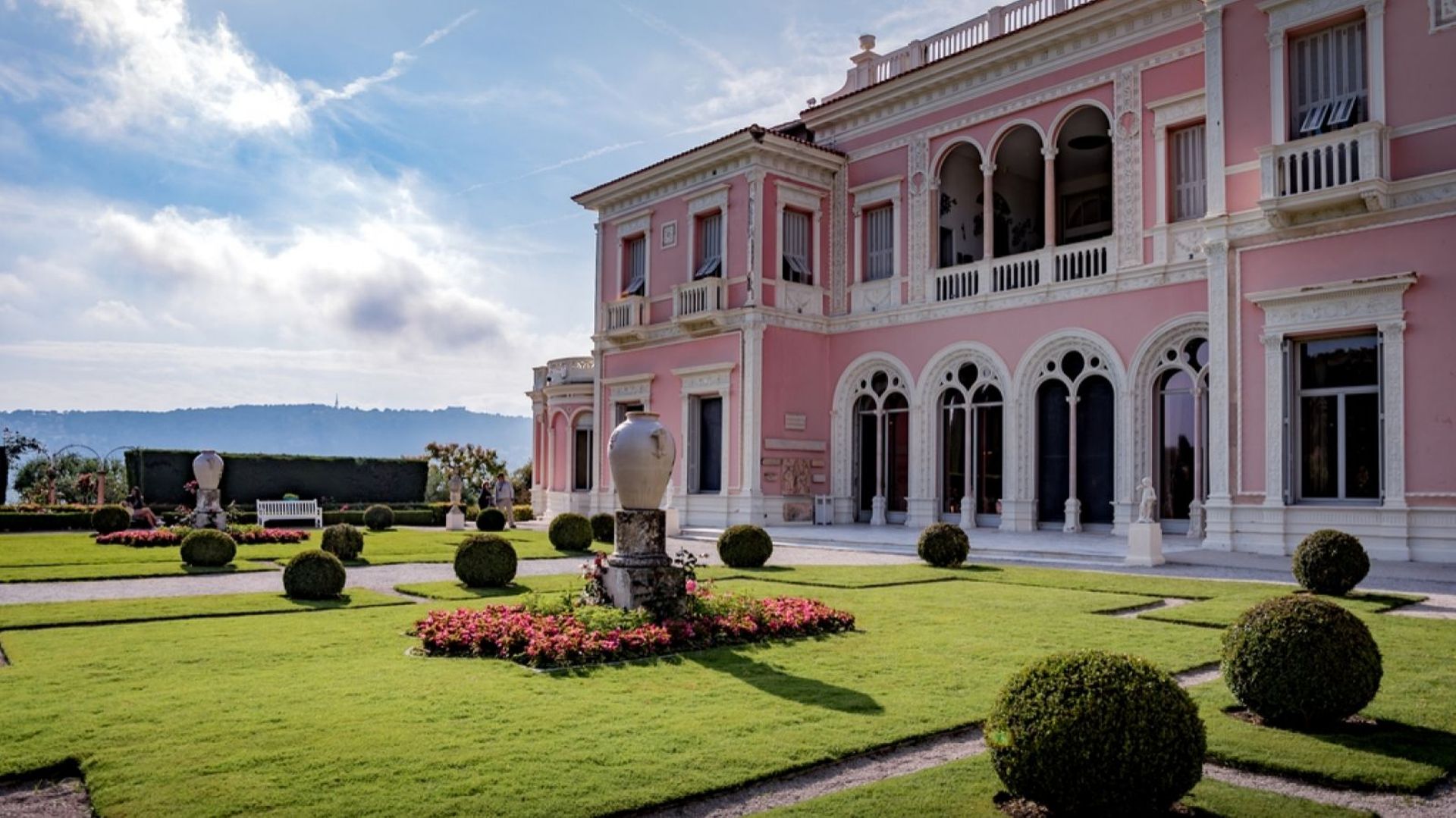 La villa Ephrussi de Rothschild, côté jardin principal.