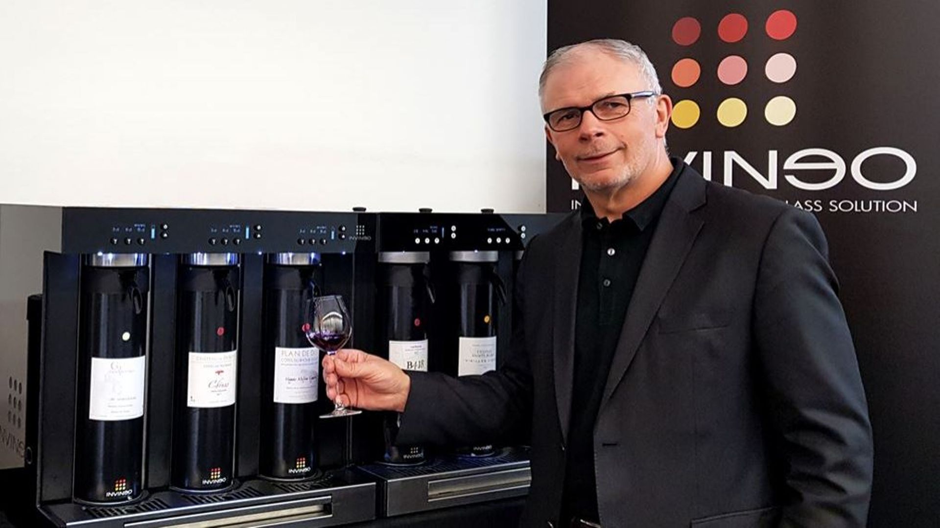 Distributeur de vin professionnel pour bouteille déjà ouverte