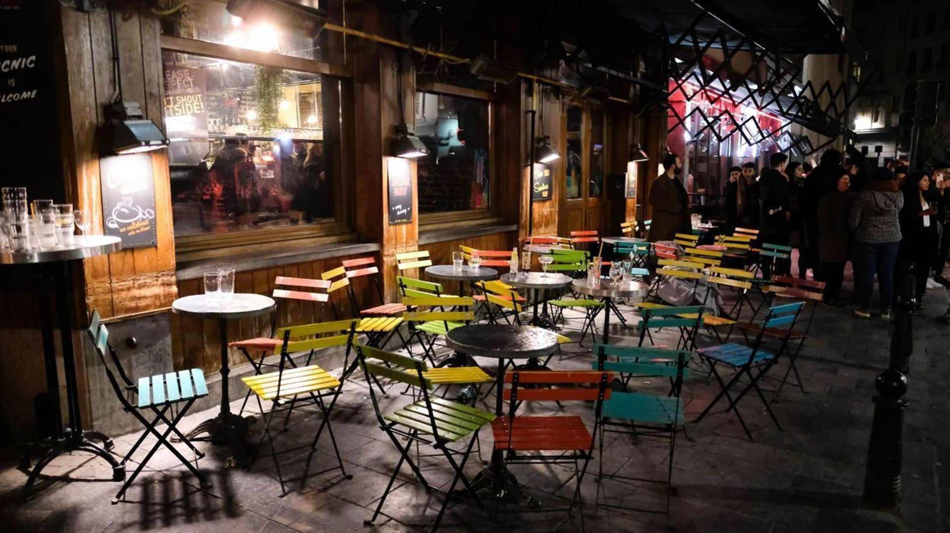 Les propriétaires  des bars et cafés bruxellois recevront une aide régionale de 3000 euros