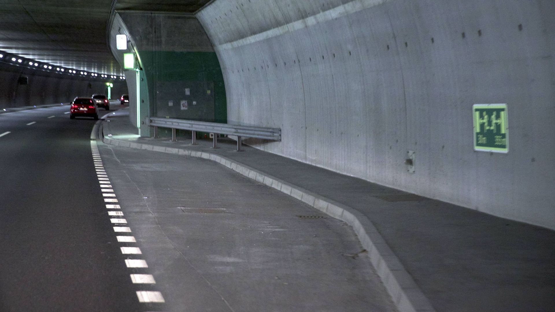 Commémoration de l'accident de car à Sierre: c'était il y a trois ans - RTBF Actus