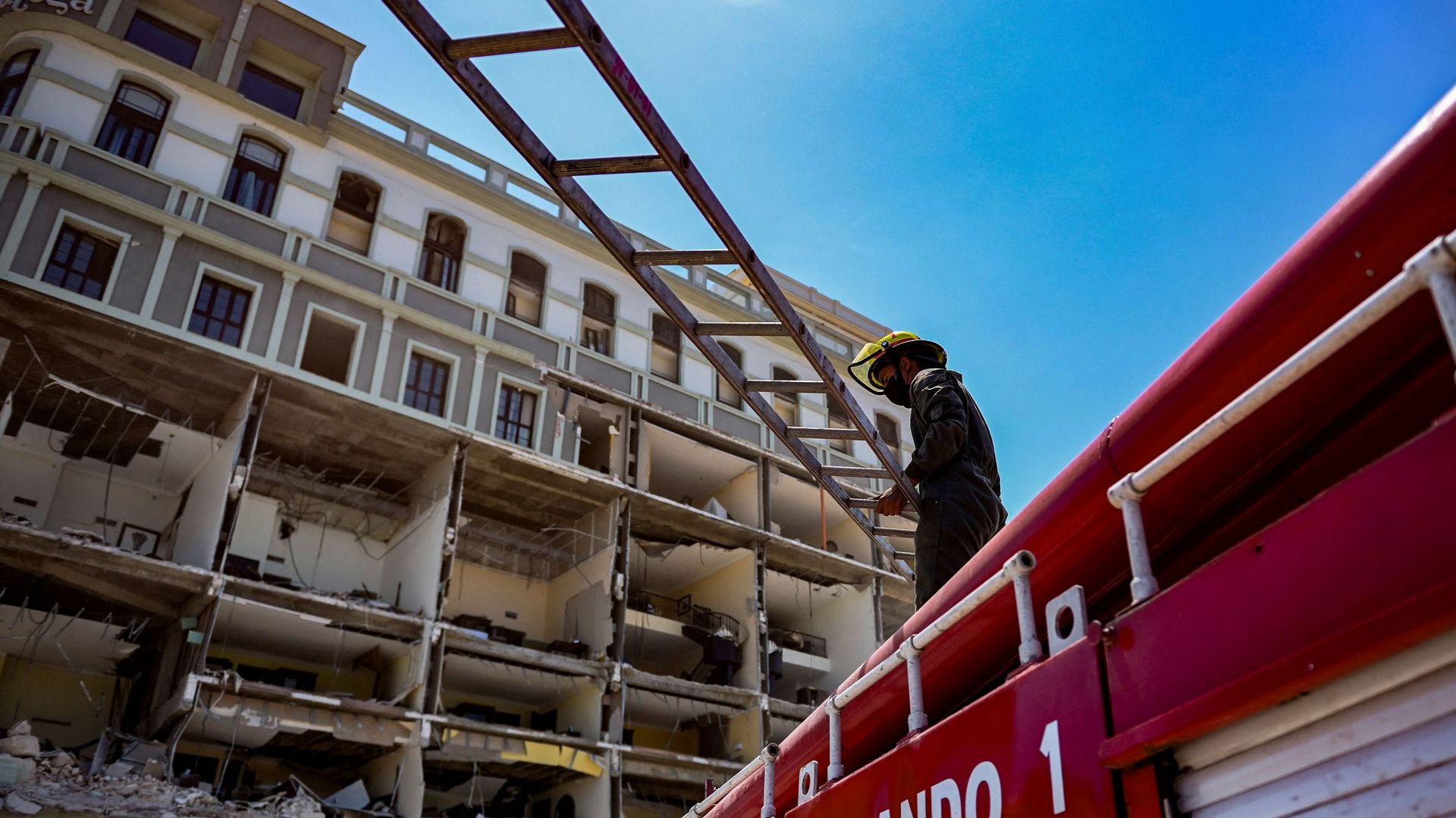Cuba : un bilan définitif de 45 morts dans l'explosion de l'hôtel Saratoga, deuil national décrété