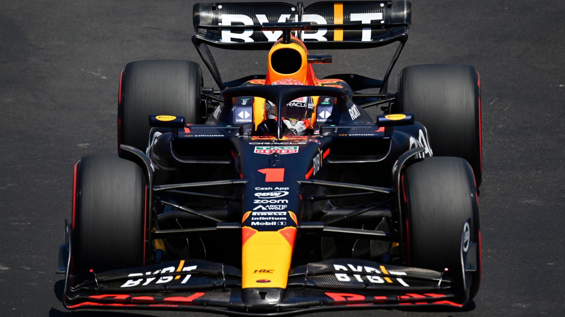 Verstappen s’offre la pole à Monaco.