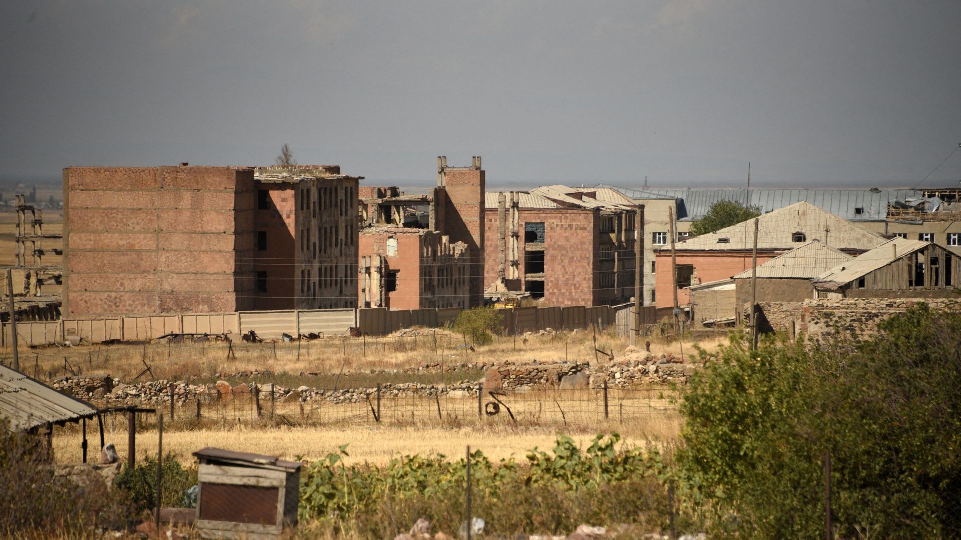 Une vue du village de Sotk, qui aurait été touché par des bombardements azéris lors des récents affrontements frontaliers avec l’Azerbaïdjan, le 14 septembre 2022. Karen MINASYAN / AFP
