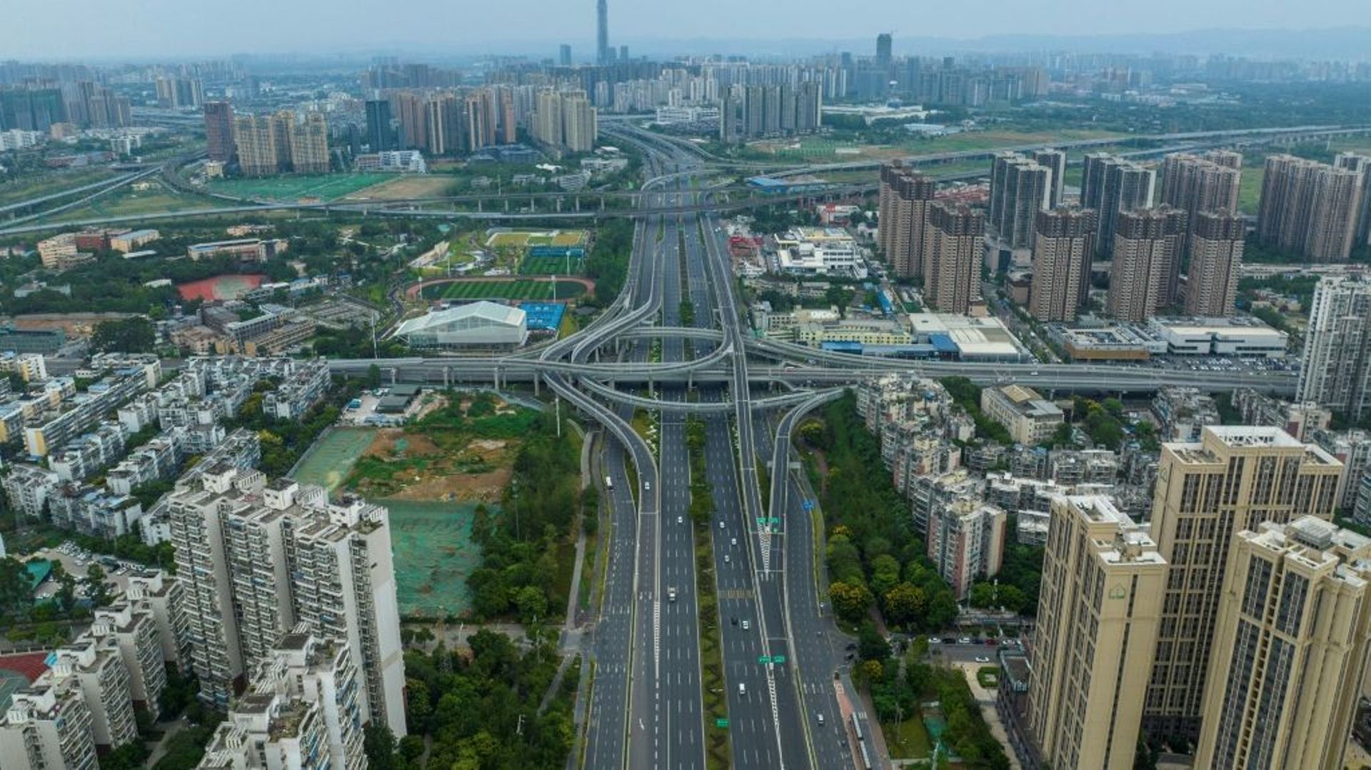 Vue aérienne de la ville de Chengdu confinée, le 1er septembre 2022 dans le sud-ouest de la Chine
