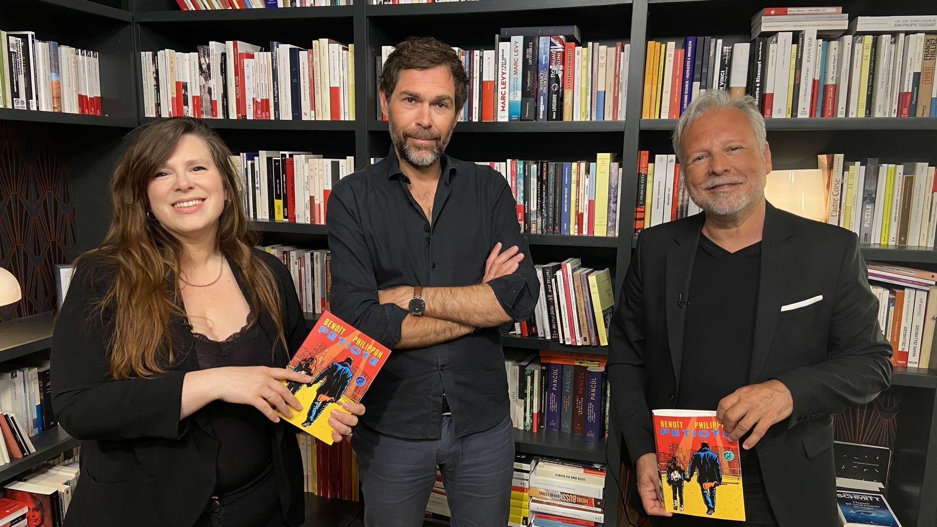 Le scénariste et romancier Benoit Philippon en compagnie de Lucile Poulain et de Thierry Bellefroid