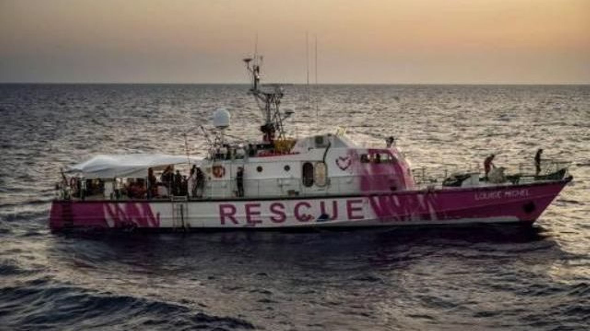 Asile et migration - Navire de Banksy : tous les passagers ont quitté le bateau