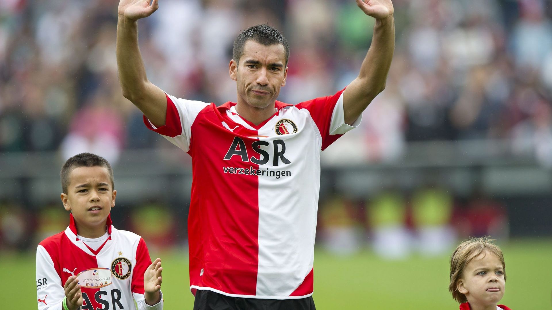 Van Bronckhorst prolonge à Feyenoord - RTBF Actus