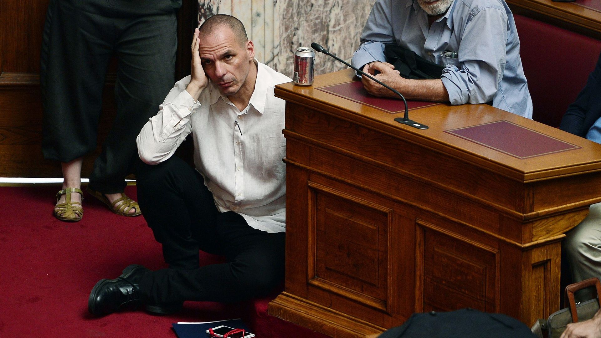 Varoufakis: l'Allemagne veut un Grexit pour intimider les Français