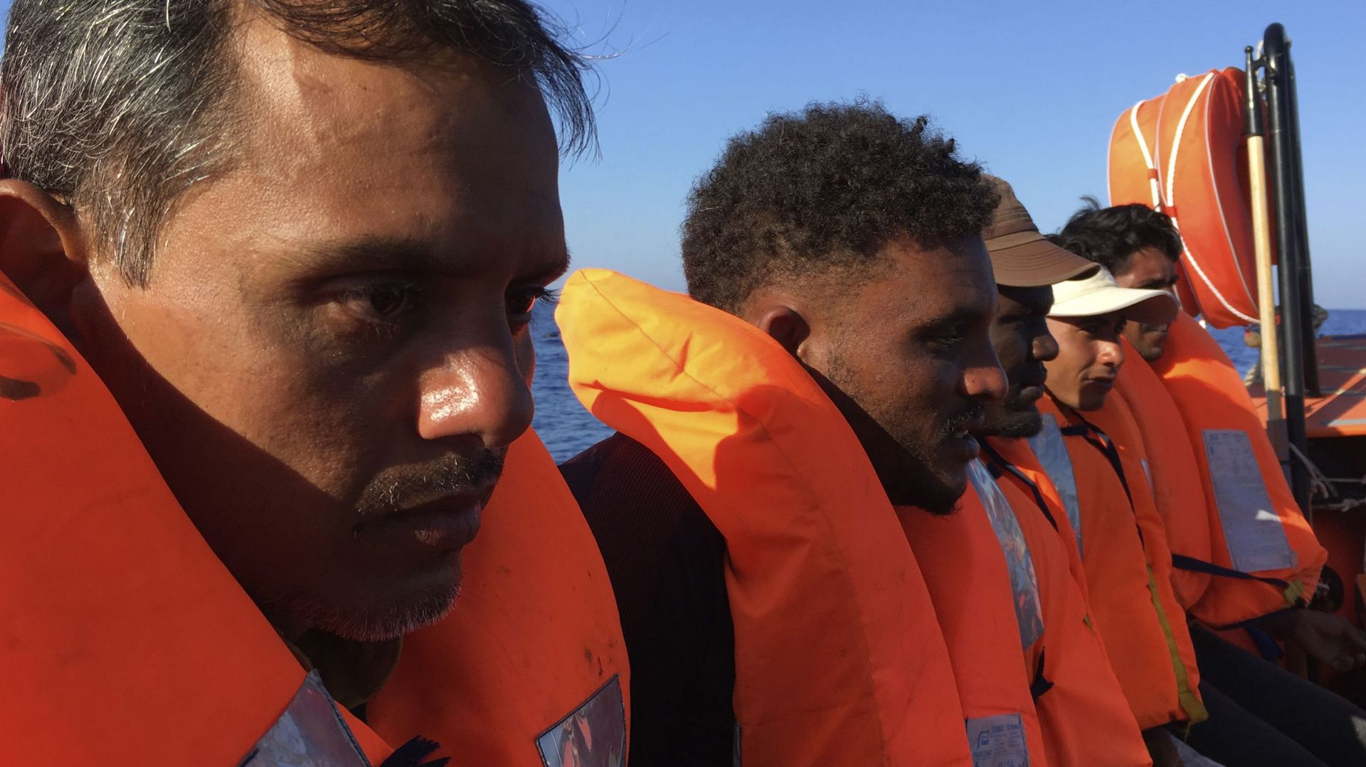 Migrants rescapés par l'Ocean Viking (ONG française) en Méditerranée, en juin 2020