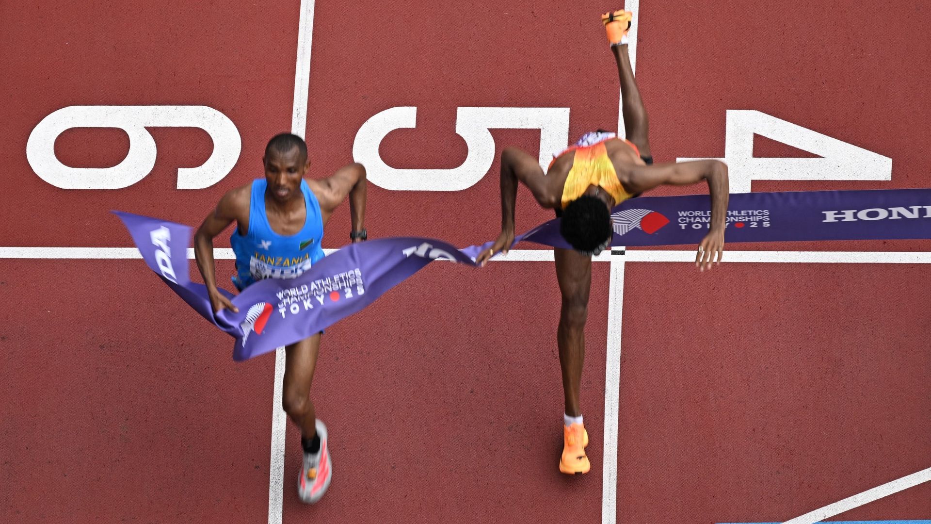 Mondiaux d'athlétisme : une victoire à la photofinish sur... marathon, Koen Naert 17e