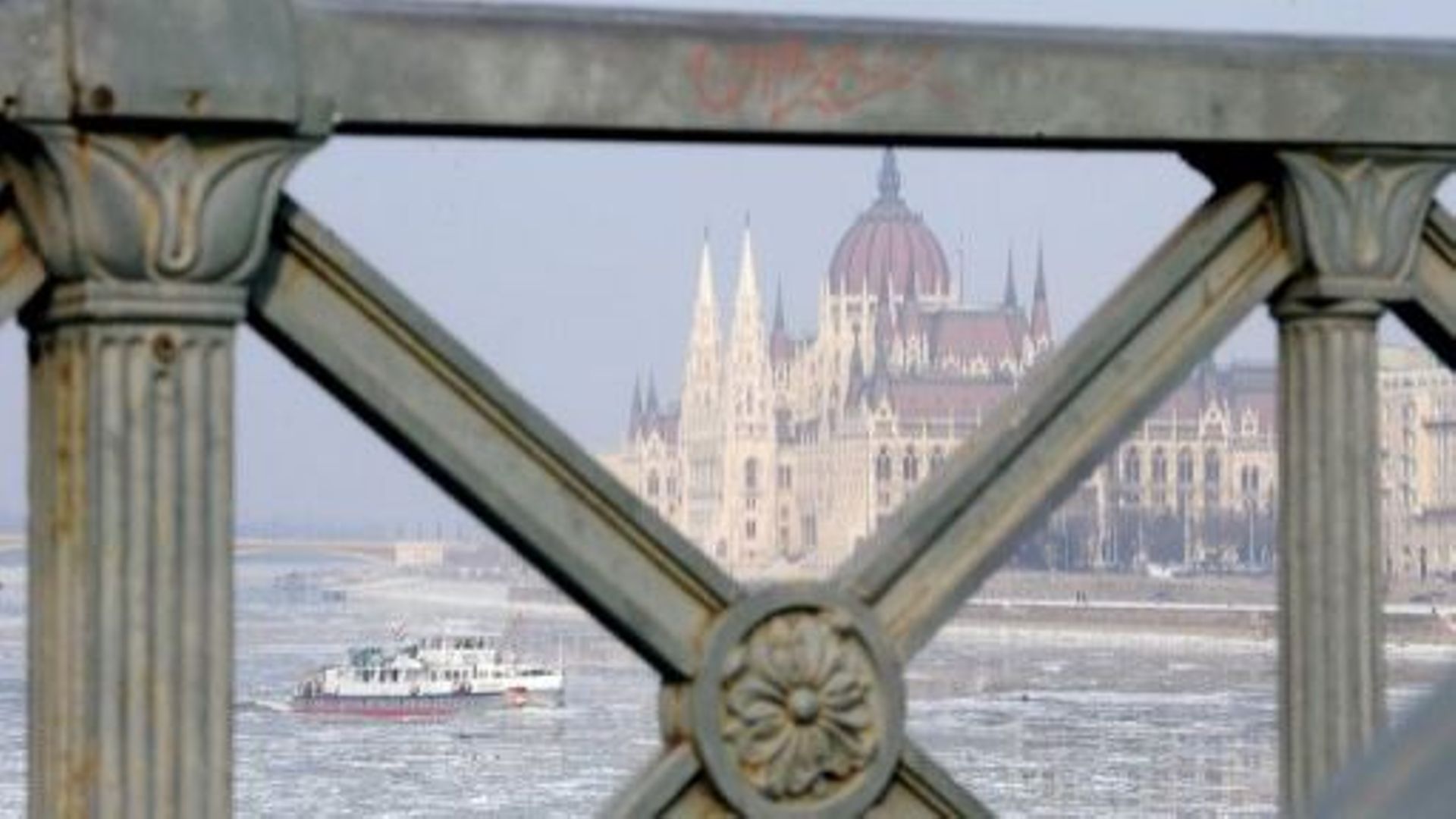 Vue du Parlement hongrois, à Budapest,le 10 février 2012