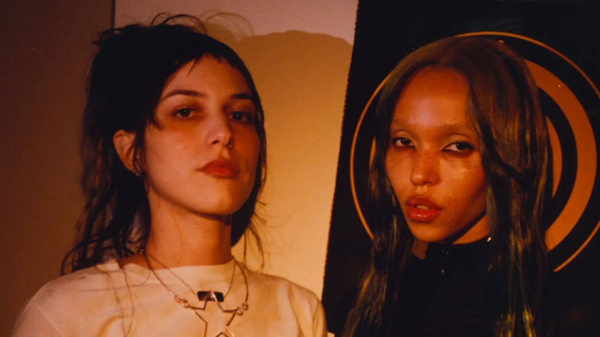 JAM HOT - Oklou s’allie à FKA Twigs sur Viscus