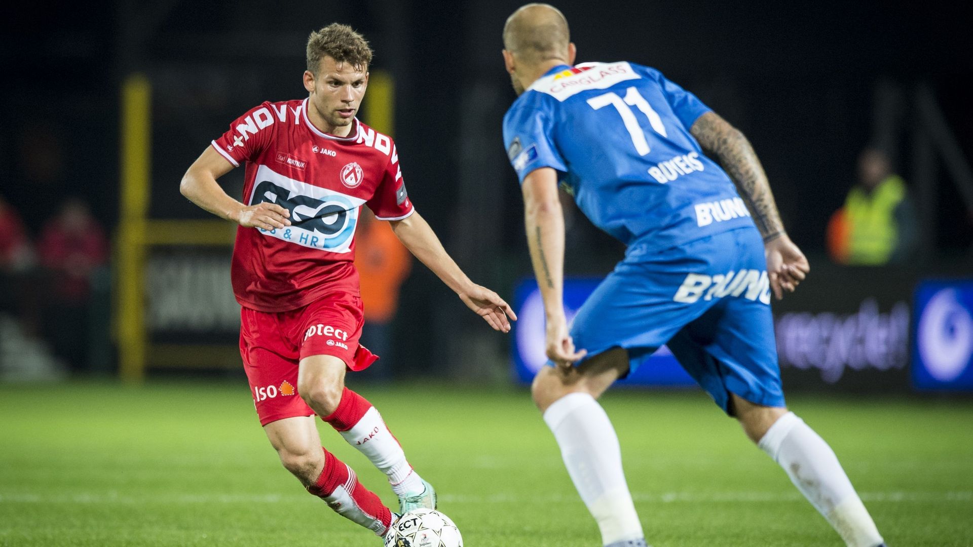 Football : Lukas Van Eenoo (à gauche)