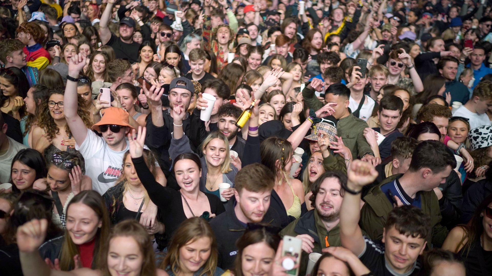 Blossoms lors d'un concert test face à 5000 fans de musique