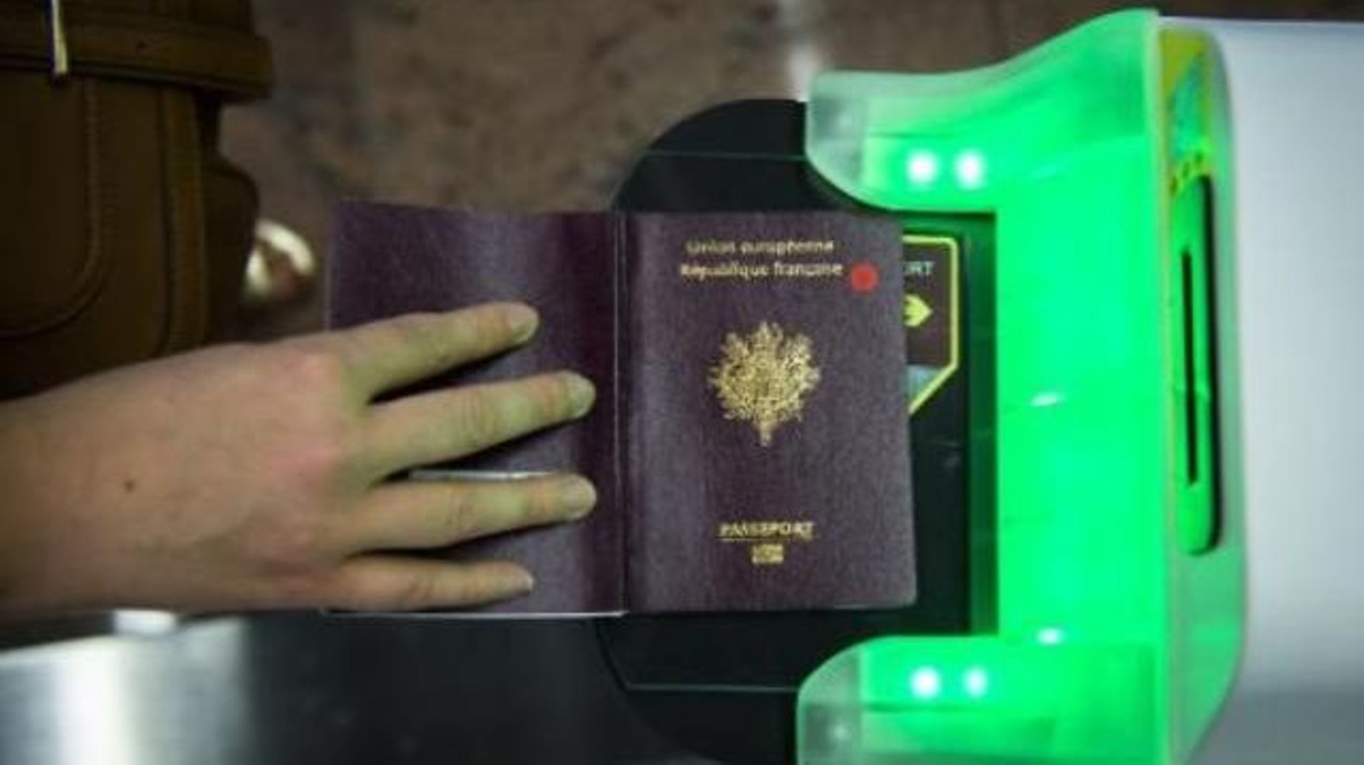 Trafic de faux passeports syriens vers l'Union européenne
