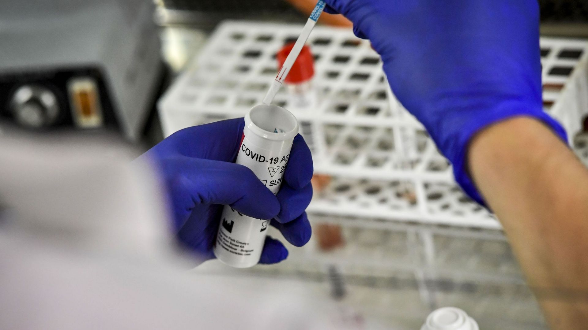 Coronavirus en Belgique : menaces de sanctions financières contre les laboratoires trop lents