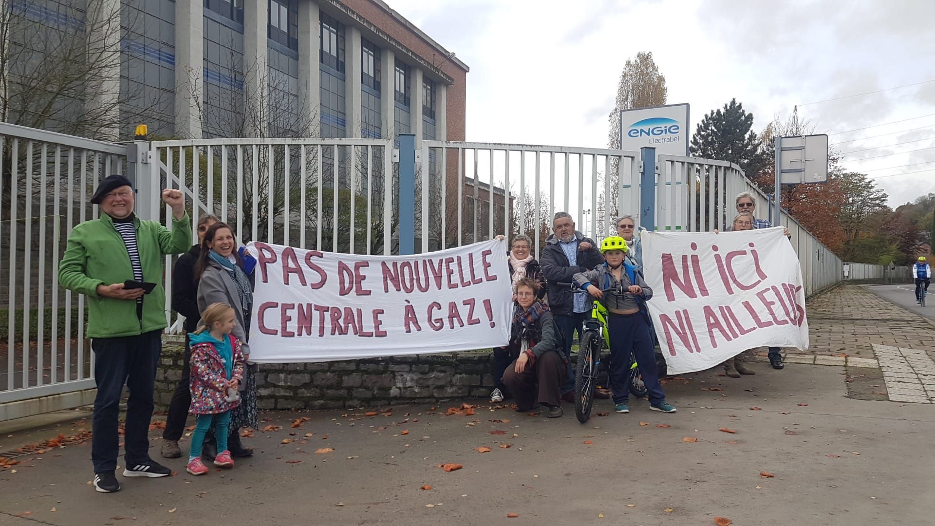 Photo prise devant la centrale des Awirs (province de Liège)
