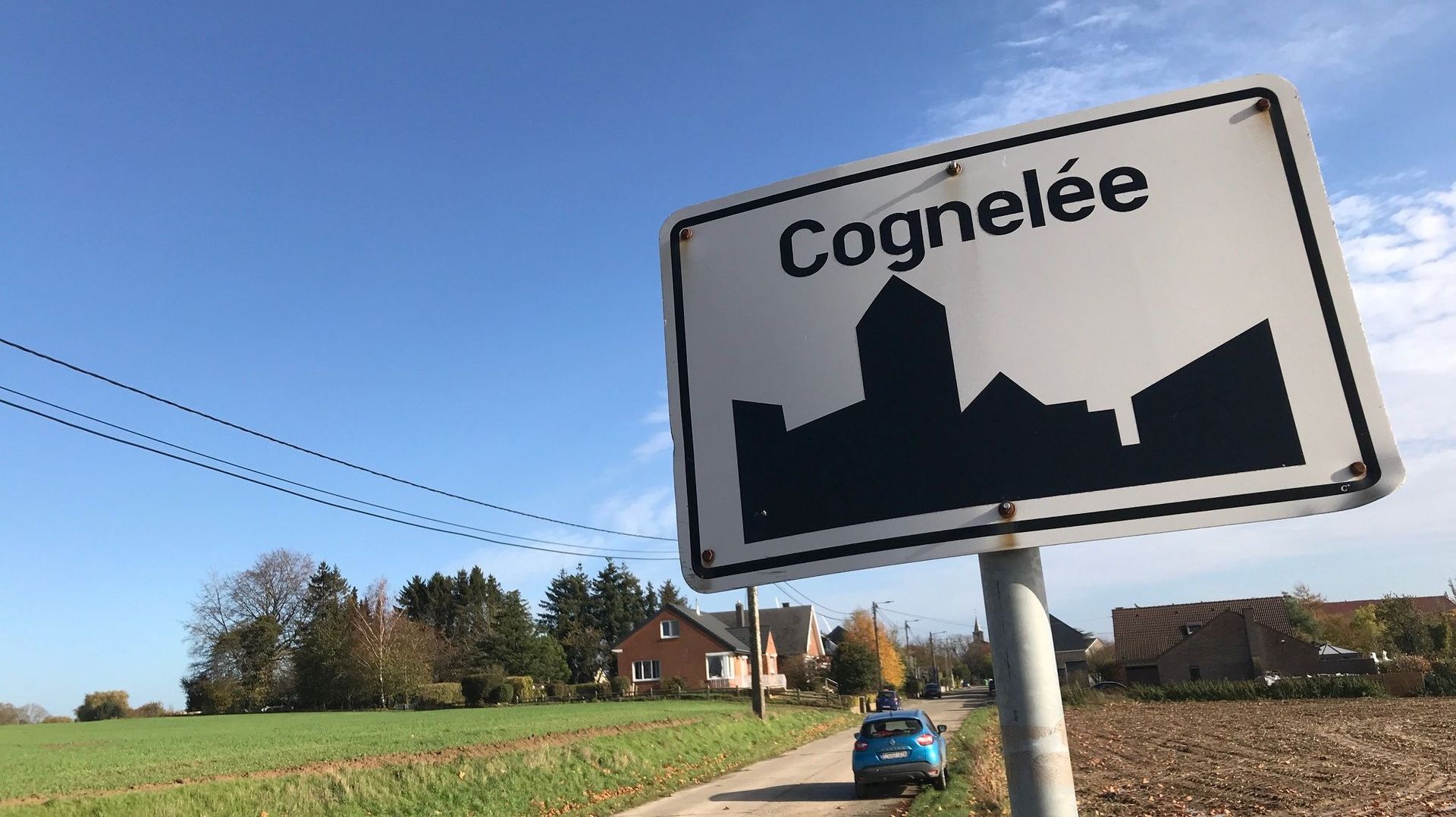 Le nom de Cognelée signifierait "ferme qui abrite des colons"