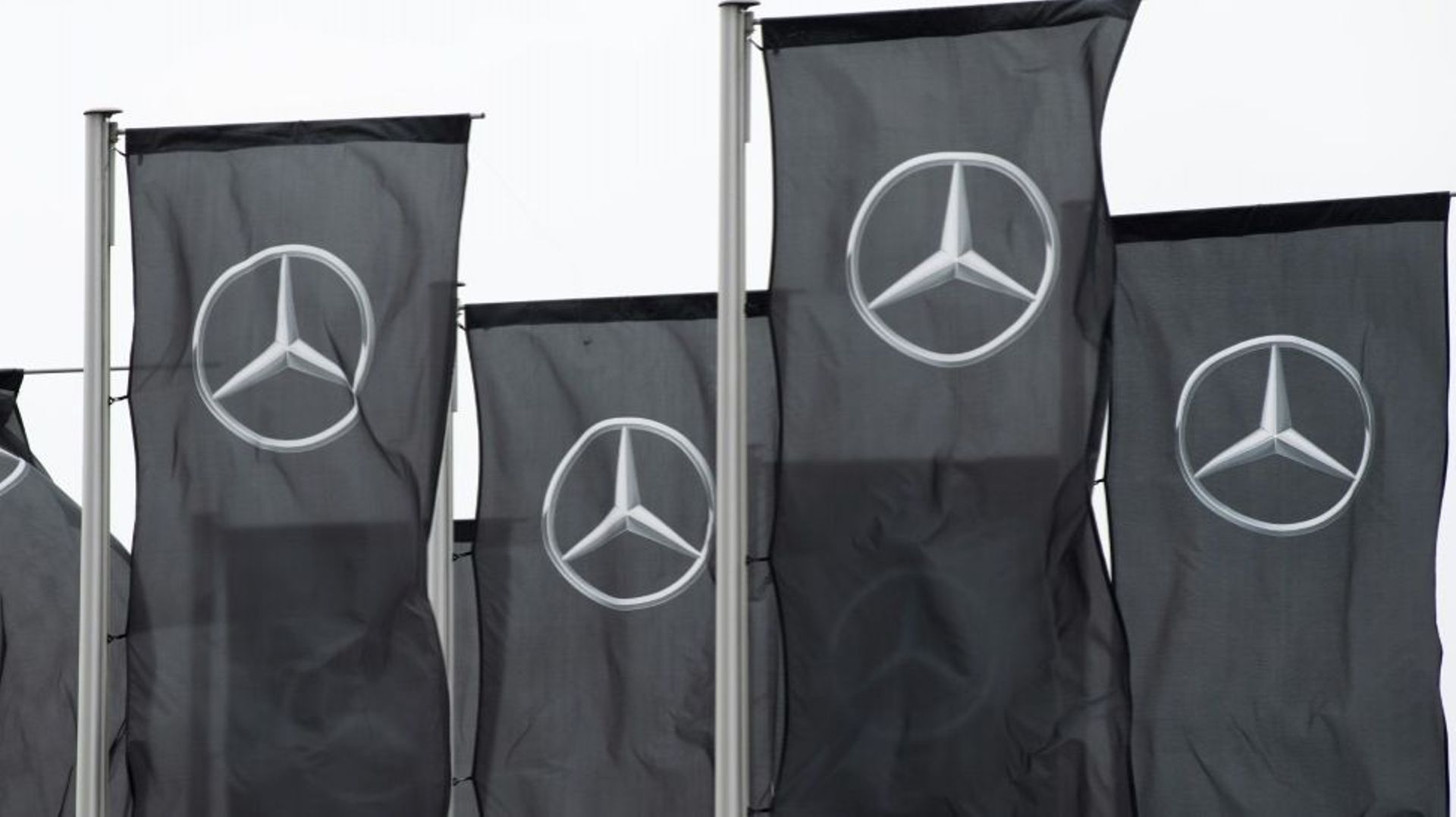 Le constructeur automobile allemand Mercedes-Benz rappelle près d'un million de véhicules en raison d'un potentiel problème dans le système de freins