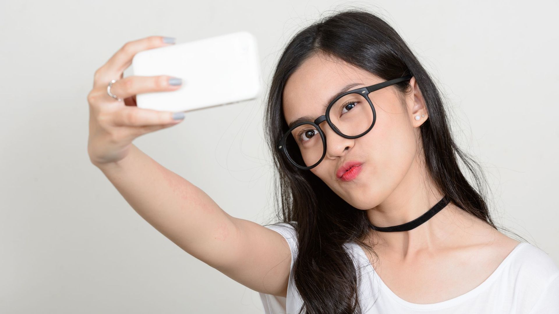 Le selfie pousse-t-il à la chirurgie esthétique?