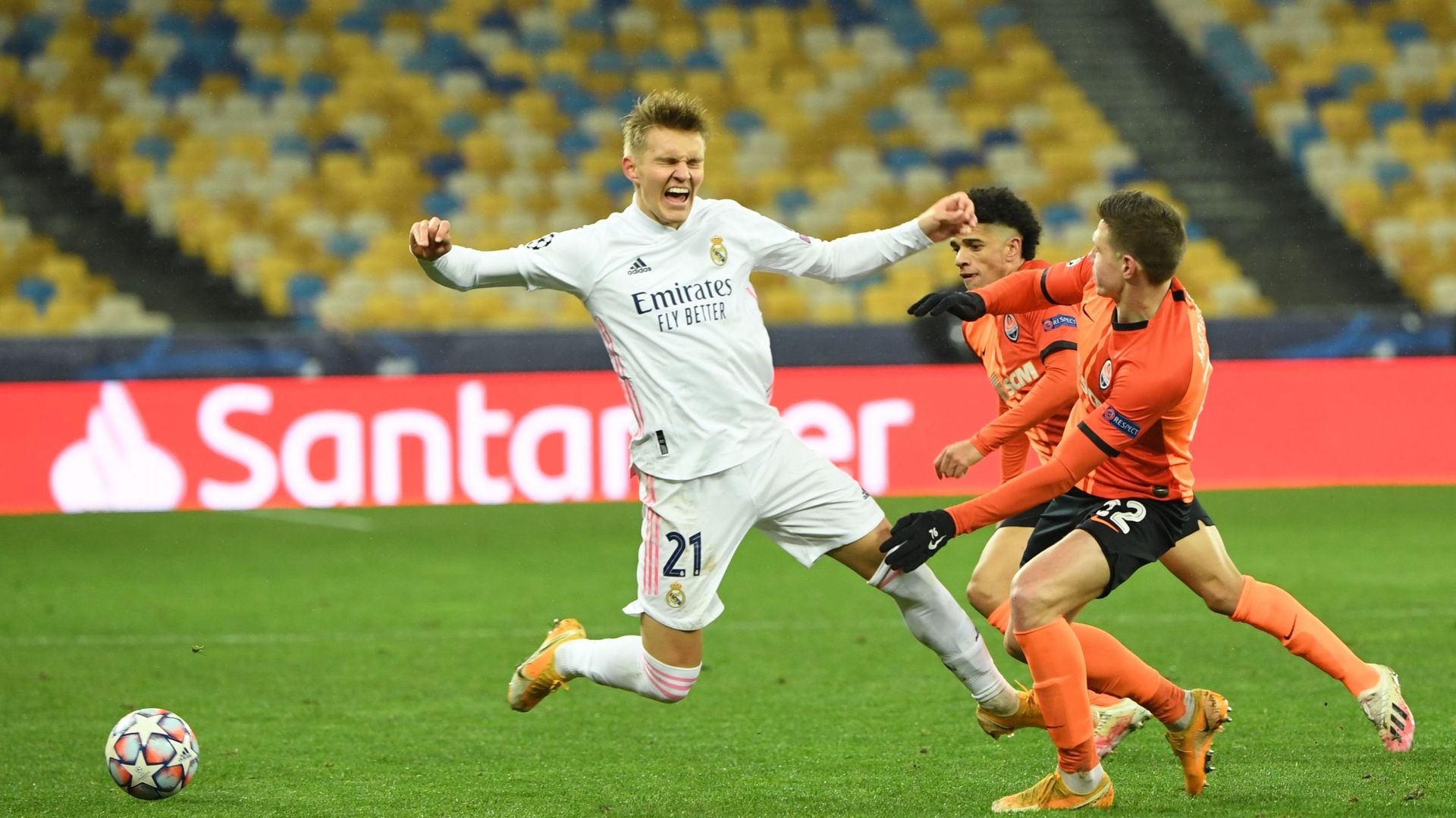 Le Real Madrid, battu froidement au Shakhtar Donetsk (2-0), complique son avenir européen