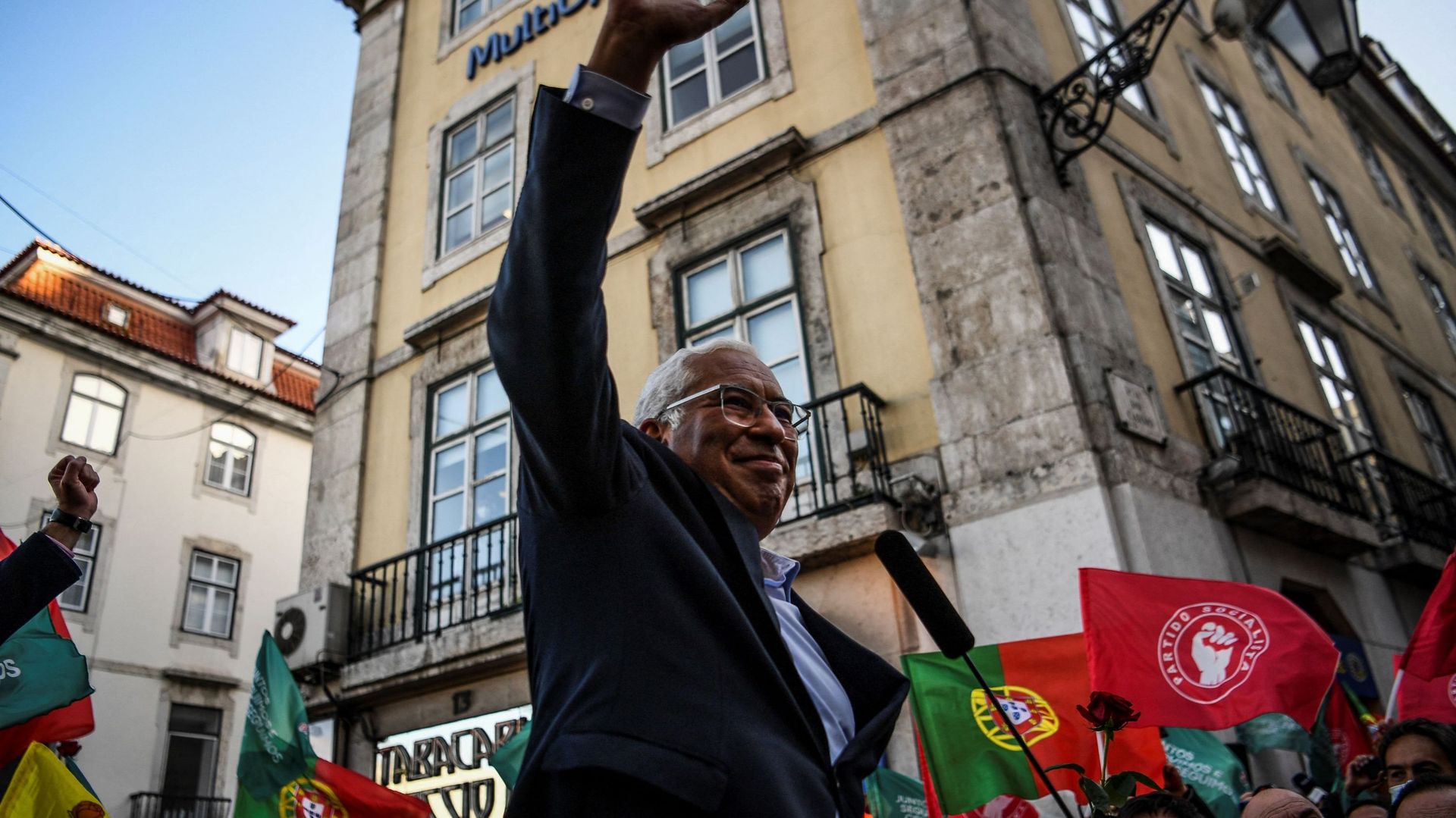 Le Premier ministre portugais, Antonio Costa lors d'un meeting en plein air à Lisbonne, le 28 janvier 2022.