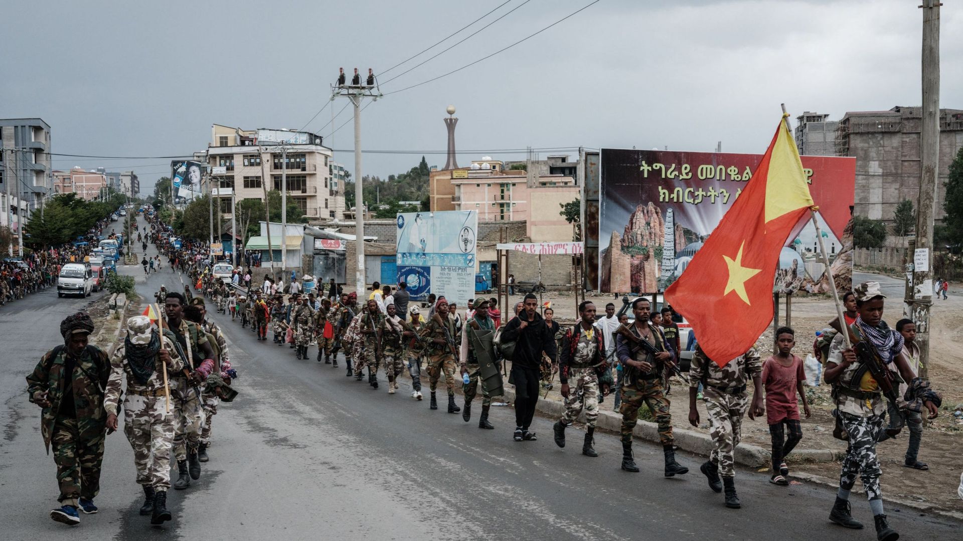 Des combattants du TPLF ont défilé dans Mekele, capitale du Tigré, le 30 juin, pour marquer leur victoire.