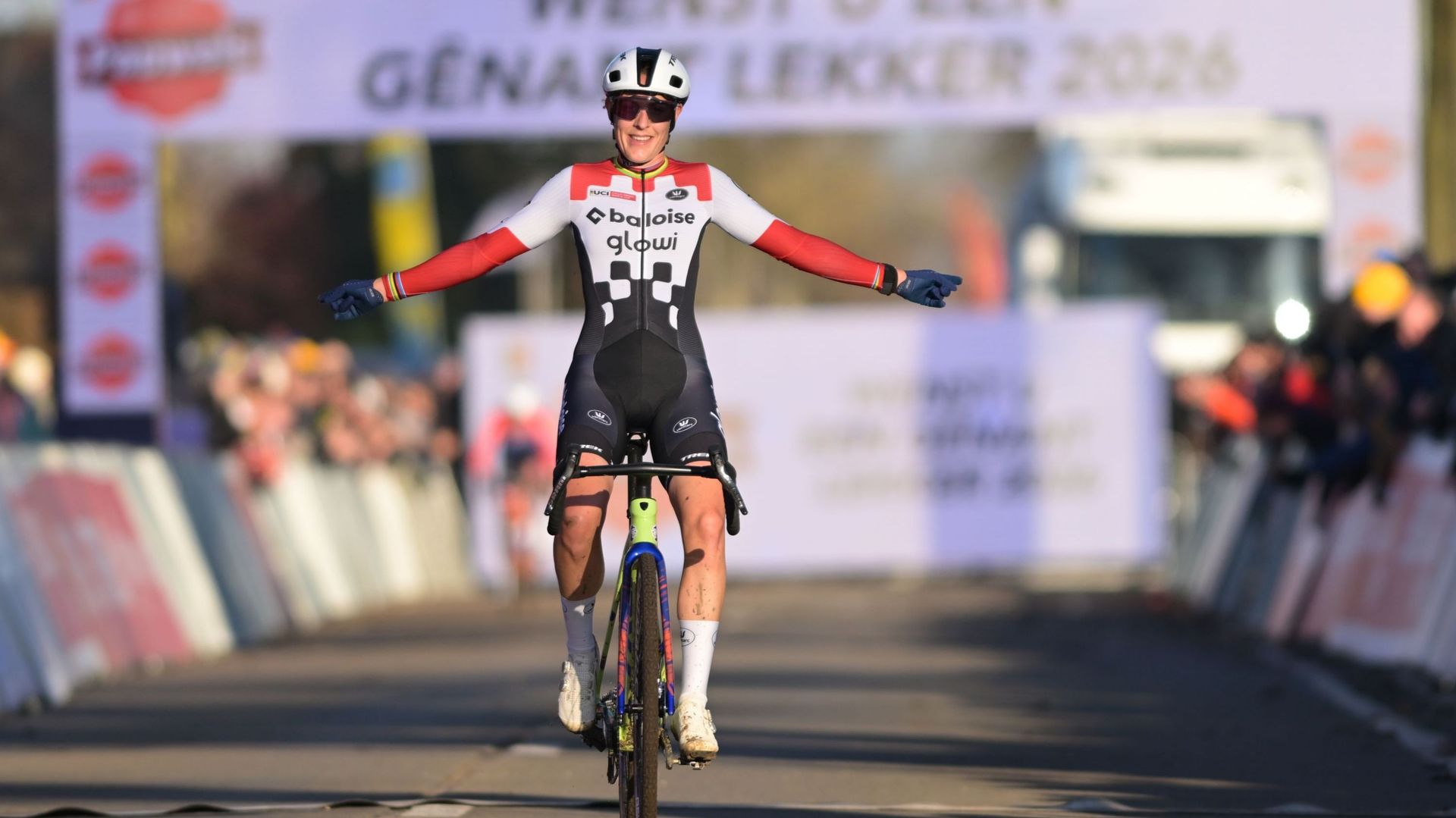 Cyclocross Dendermonde : Lucinda Brand poursuit son sans-faute