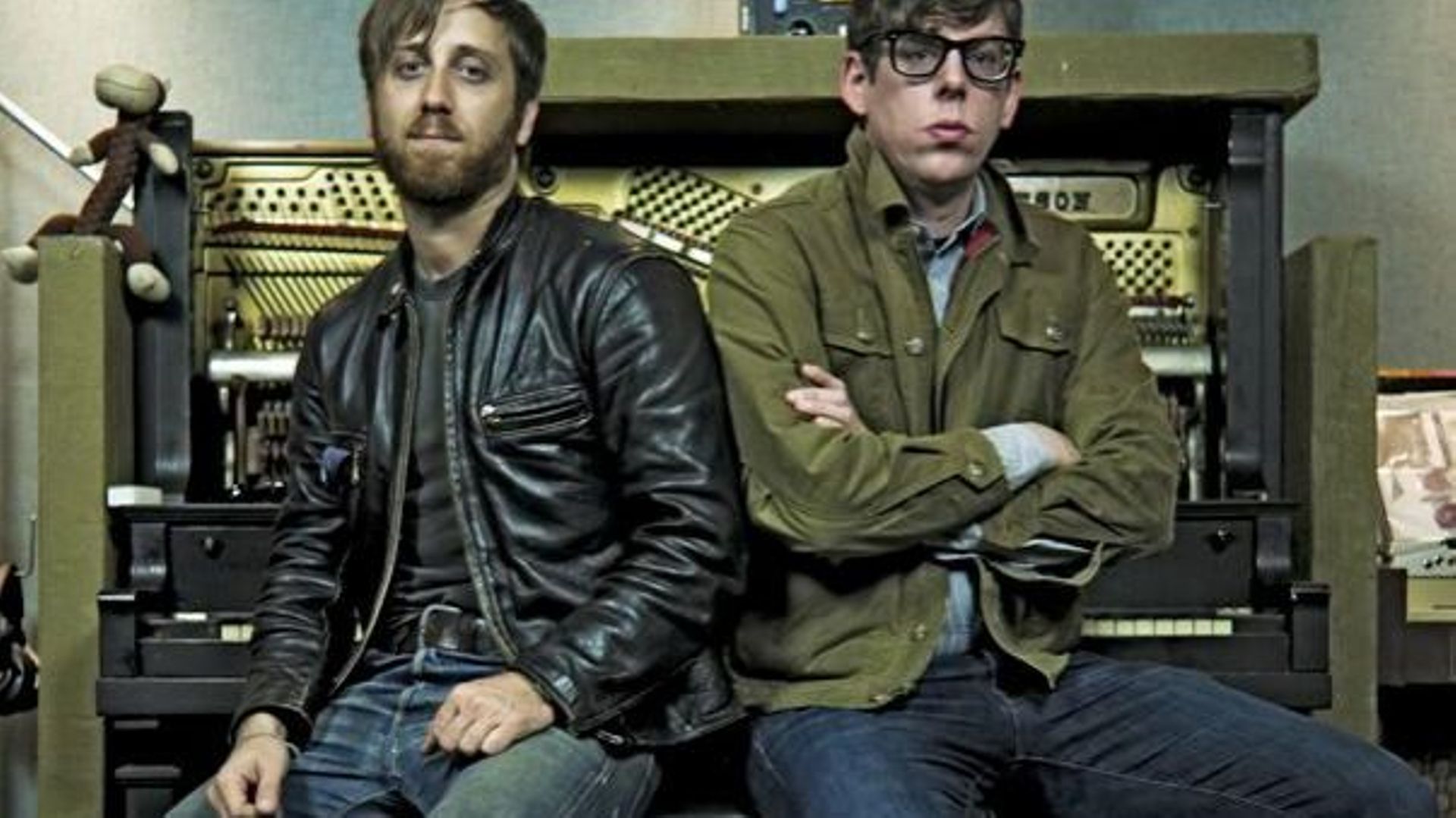The black keys рок-группа. The black keys - sister. Гаражный рок группы. Black keys 2022. The black keys 2024.
