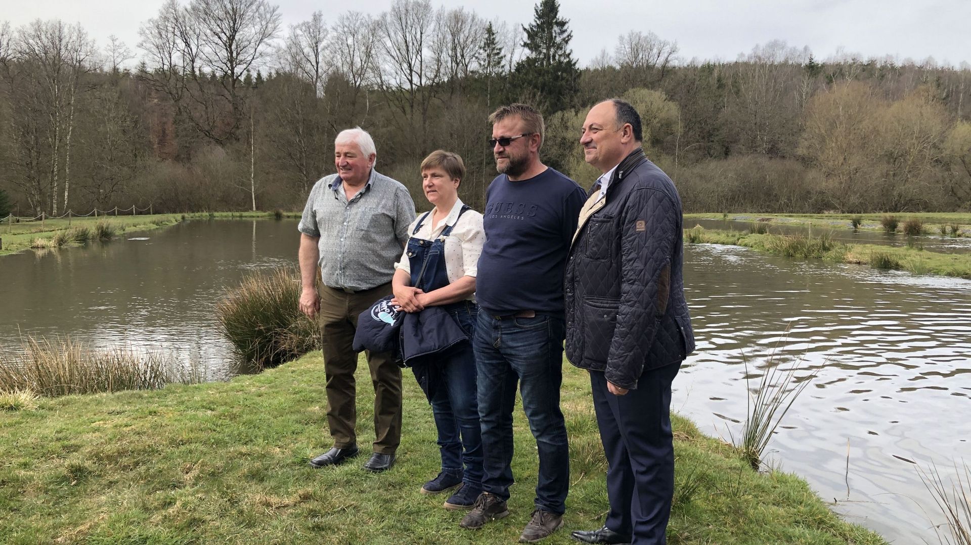 Le ministre wallon Willy Borsu en visite aux étangs de la Strange à Vaux-sur-Sûre