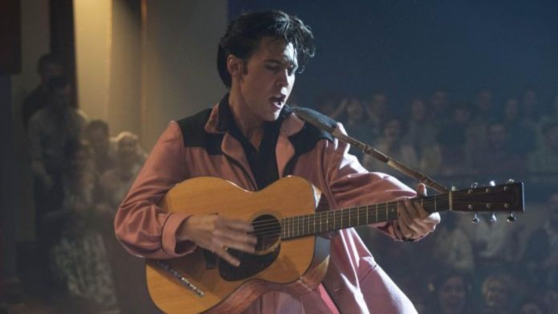 Elvis : de nouvelles images de l’acteur Austin Butler dans le biopic sur le King