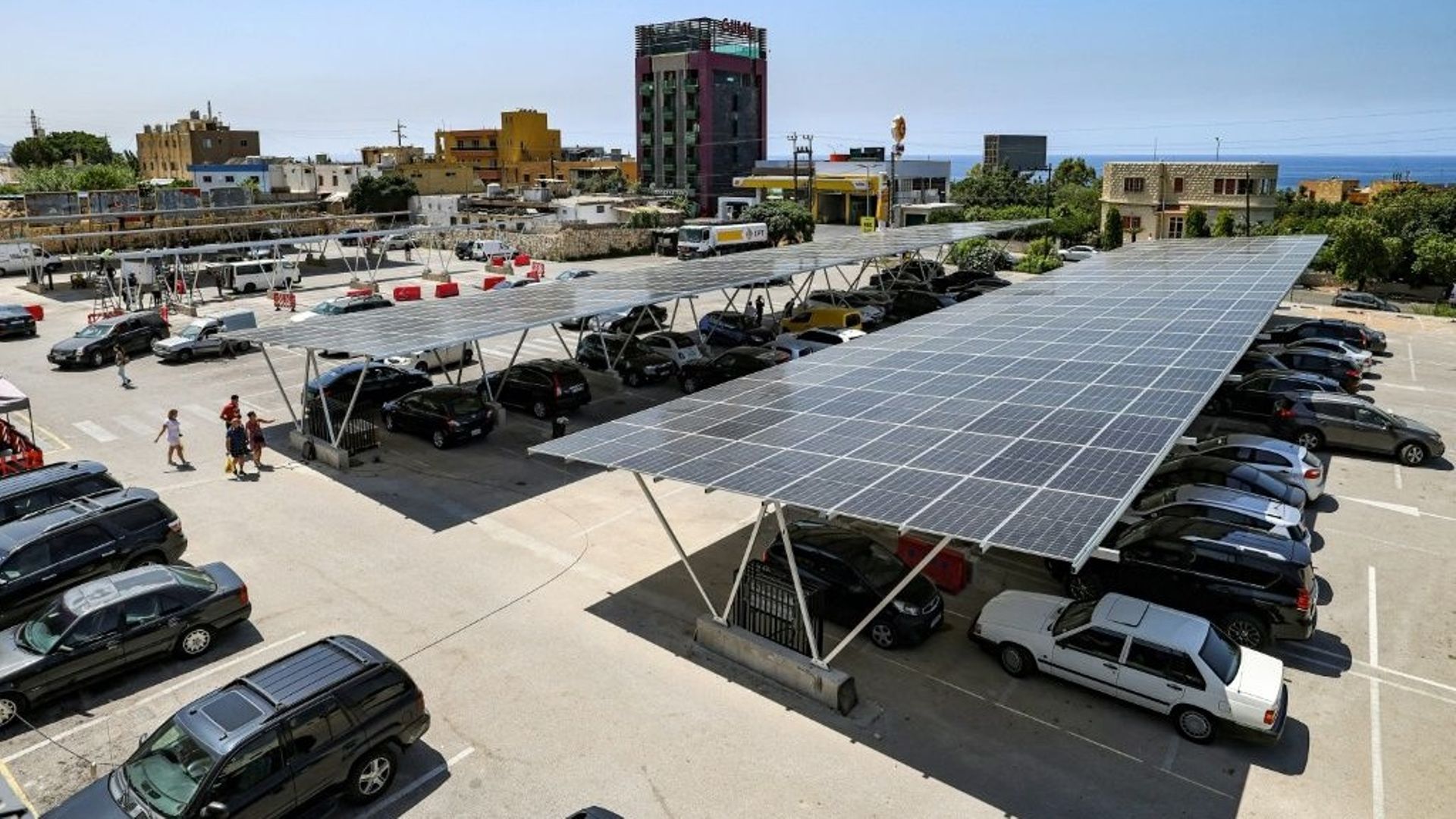 Al Kharsaah : une centrale solaire majeure au Qatar