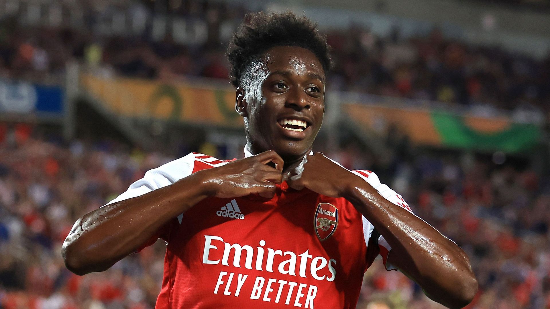 Albert Sambi Lokonga avec Arsenal en préparation.