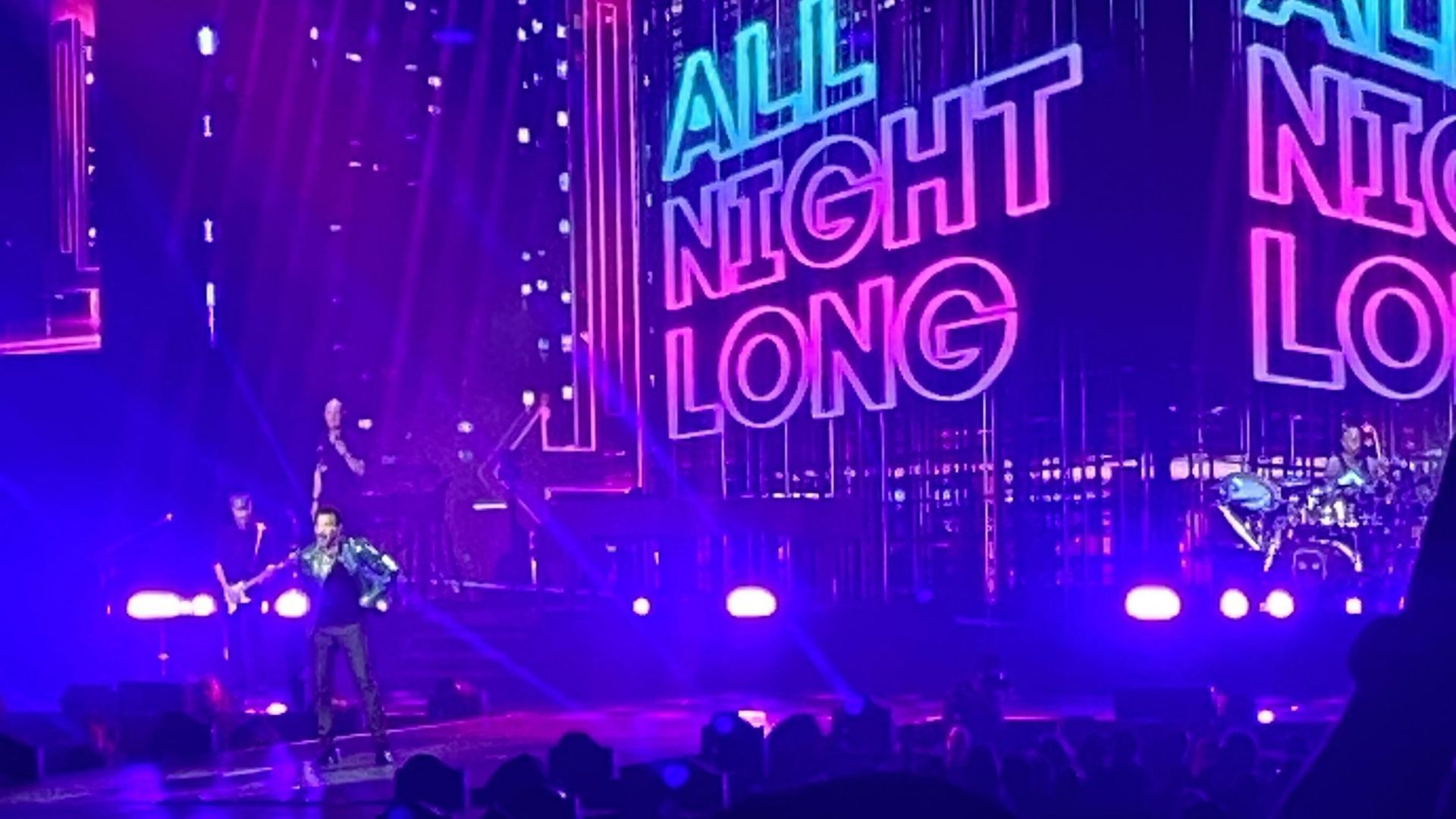 Lionel Richie fait vibrer le Sportpaleis d’Anvers avec ses plus grands