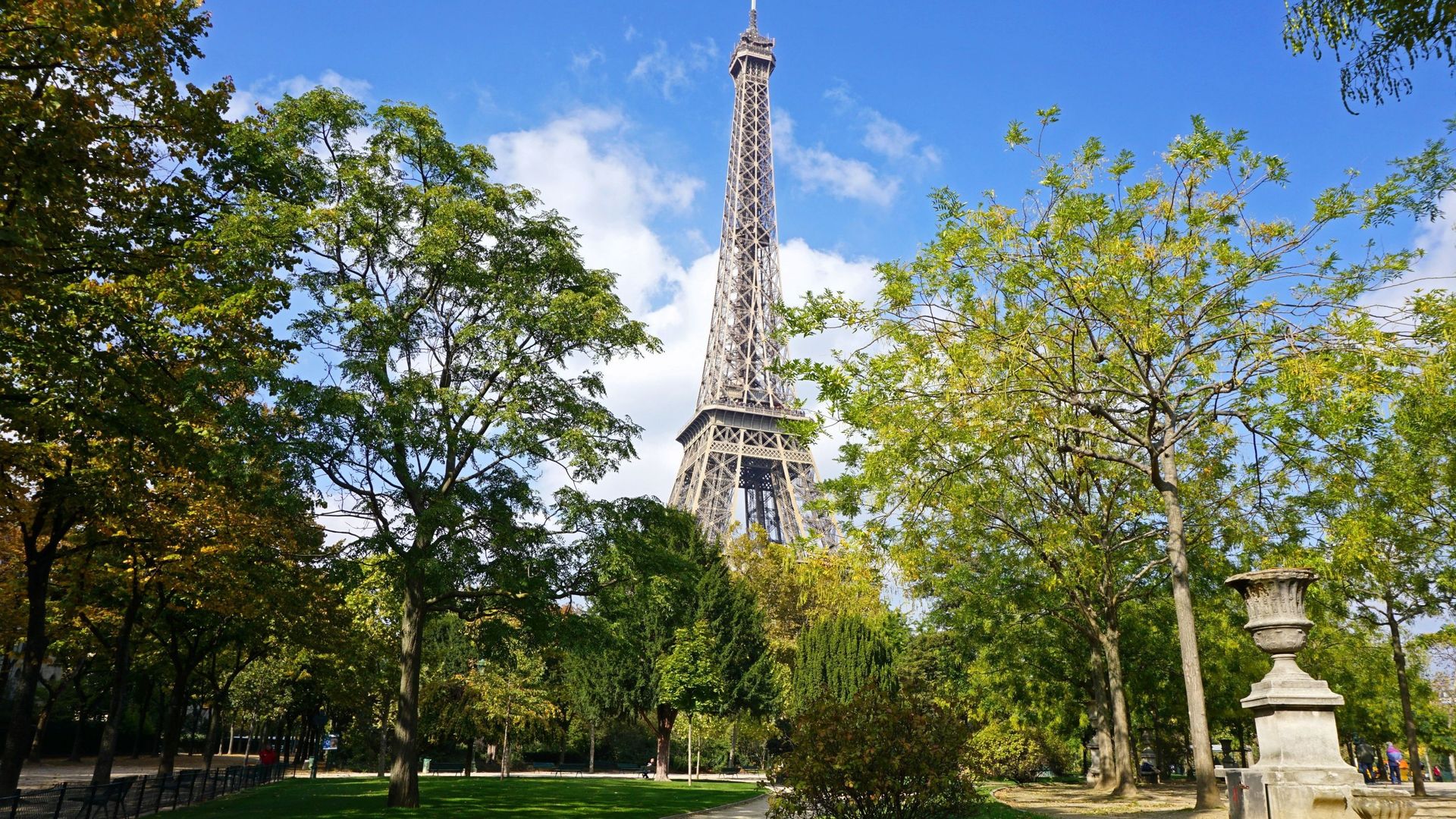 France : Un mémorial des victimes de l’esclavage sera établi sous la Tour Eiffel
