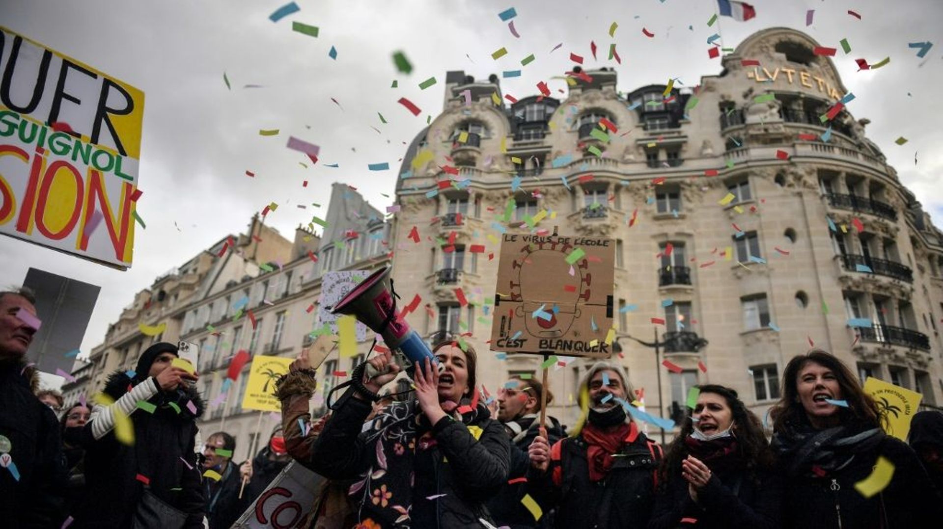 Des enseignants manifestent à Paris le 20 janvier 2022 contre la gestion de la crise sanitaire à l’école