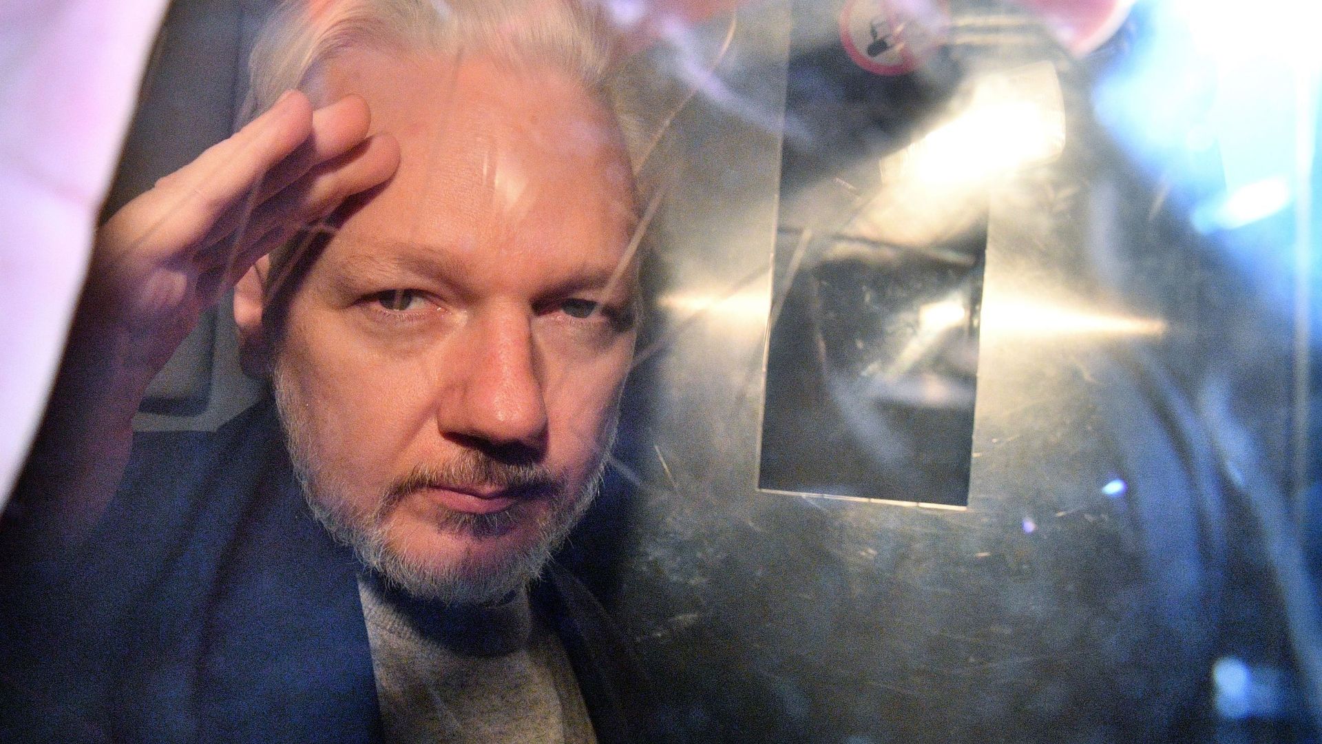 La dernière photo en date de Julian Assange, emprisonné dans une prison de haute sécurité de Londres.