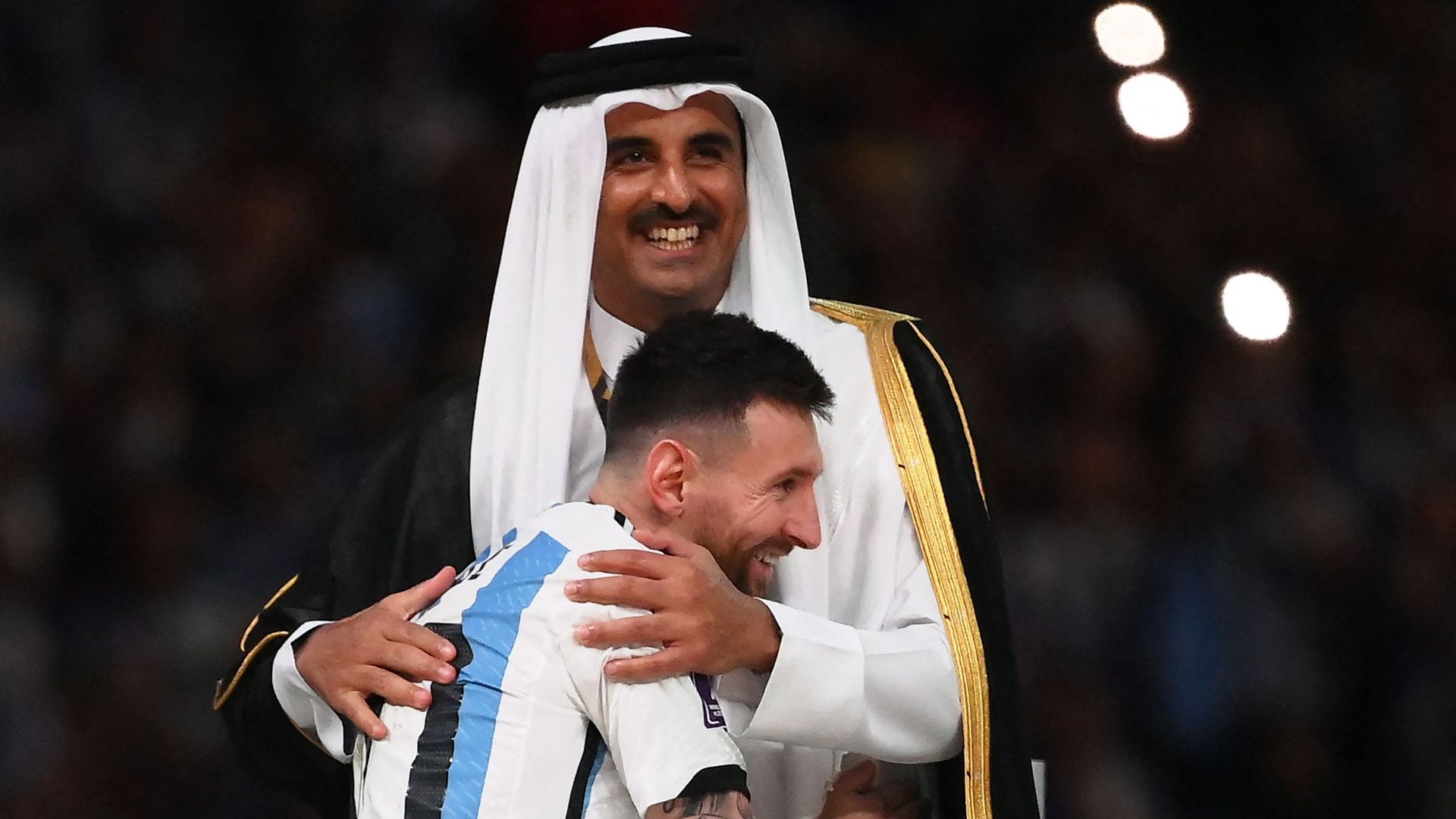 L’Emir du Qatar et Lionel Messi lors de la dernière Coupe du monde